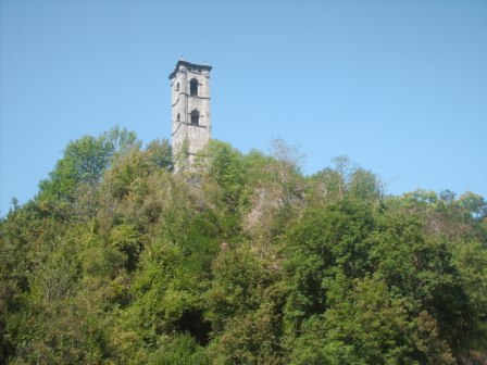 La torre campanaria del castello